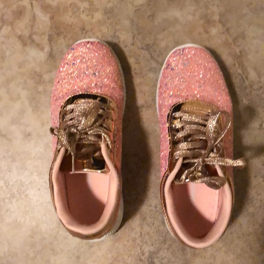 Very sparkly pink shoes!